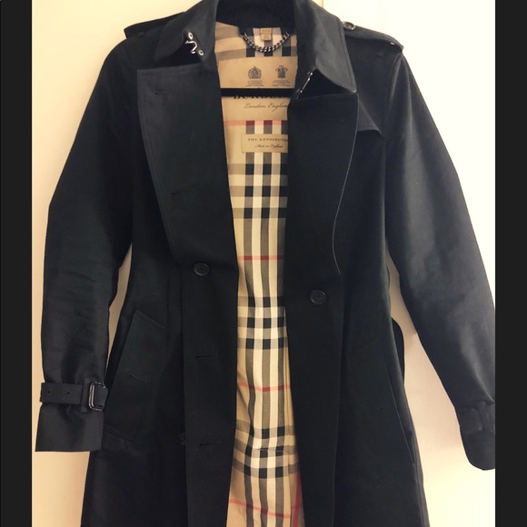 SOLD Burberry Kensington Trench Coat - Picture 5 of 8
